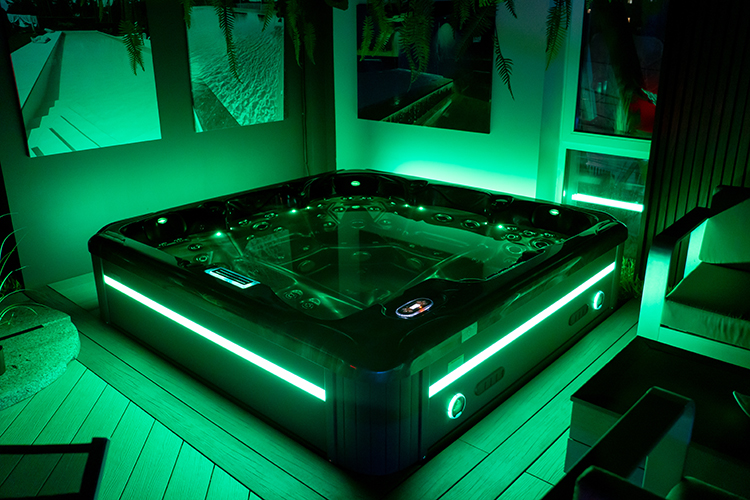 Komercyjna wanna SPA Aquajoy dla hoteli: profesjonalne wyposażenie pod klucz
