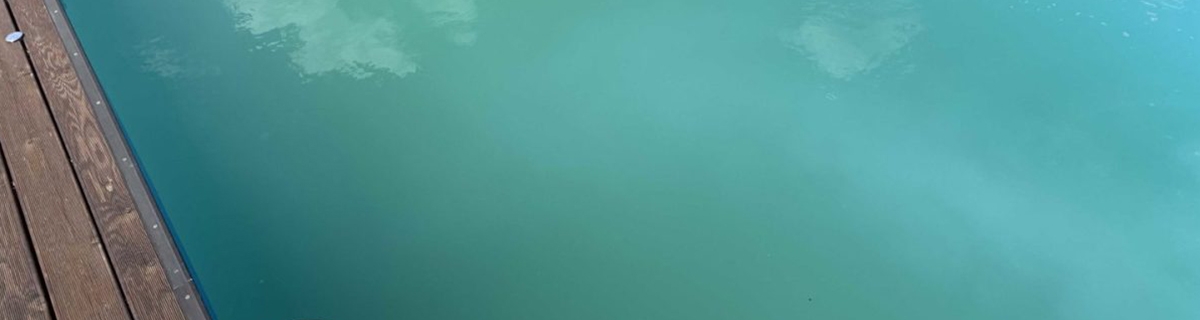 Dlaczego woda w basenie staje się mętna? Główne przyczyny